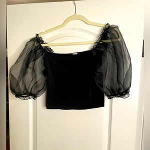 Women’s Sz small Chiffon sleeved, black, cropped top
